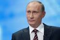Путин поздравил Президента РТ с Днем России